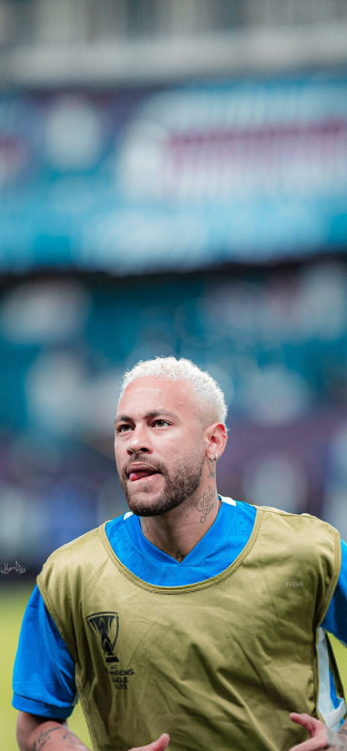 朱利安·阿尔瓦雷斯对巴萨转会兴趣做出坚定回应（朱利安·阿尔瓦雷斯就巴萨的转会兴趣强硬表态）