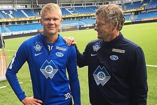 祝贺，苏超MVP范厚泰获2025微博竞燃之夜年度瞩目运动员奖项（恭喜苏超MVP范厚泰荣膺2025微博竞燃之夜年度瞩目运动员）