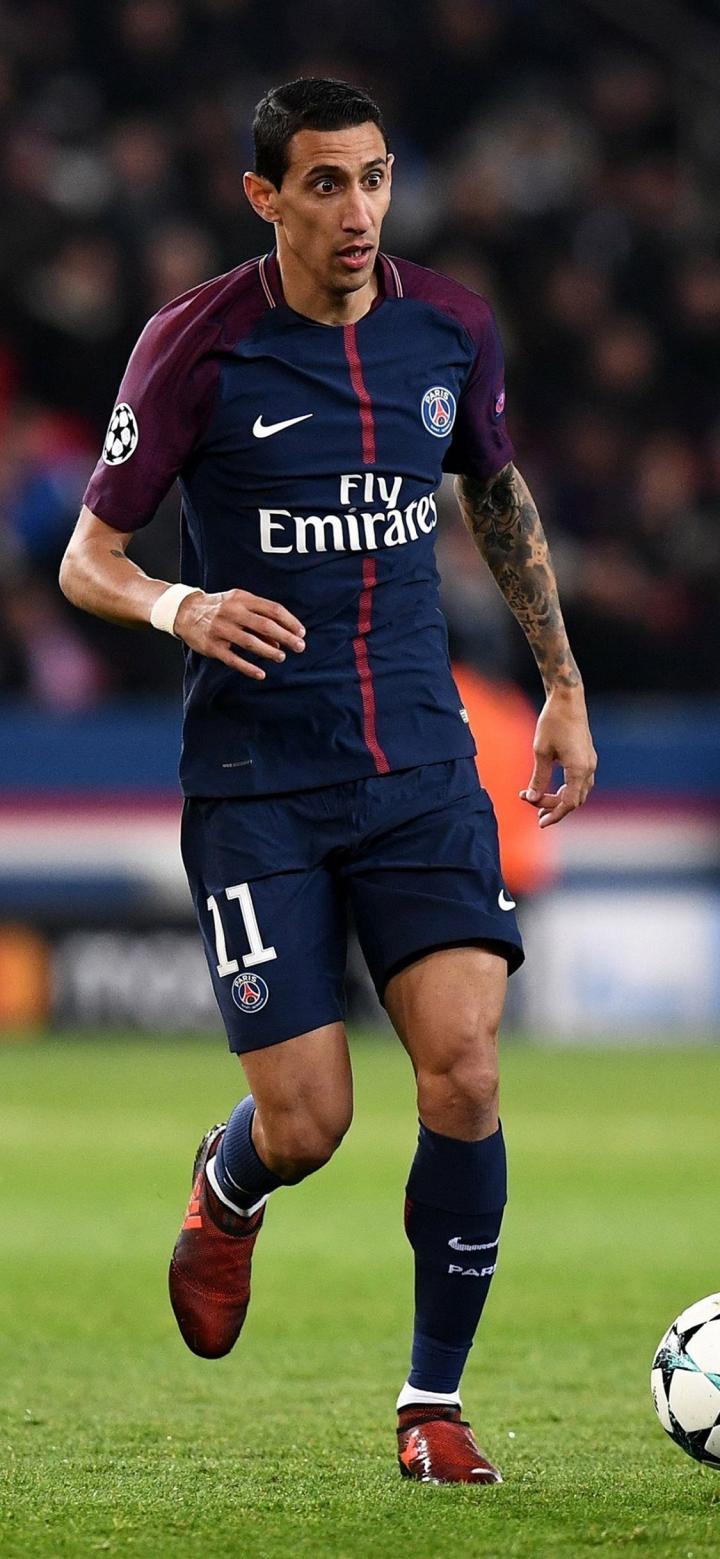 世体：拉菲尼亚王者归来，成为巴萨队内精神与战术双重领袖（世体：拉菲尼亚强势回归，扛起巴萨精神与战术双重大旗）