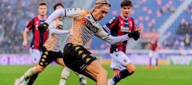 混团世界杯，孙颖莎真的好，把吉祥物送给了小妹妹，期待她的下次比赛（混团世界杯：孙颖莎暖心将吉祥物赠给小妹妹，期待她的下一场比赛）