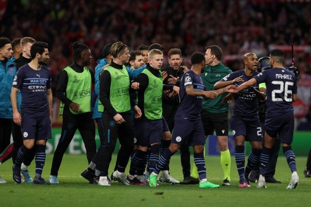 26年状元大热AJ-迪班萨，打球越来越美如画!（AJ-迪班萨成2026状元热门，球风愈发赏心悦目）