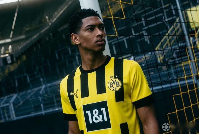 连进五球！巴萨5-3翻盘，悍将戴帽，西甲狂飙6连胜，稳住头名位置（巴萨5-3逆转狂胜：连下五城，悍将上演帽子戏法，西甲豪取六连胜稳居榜首）