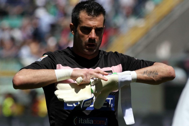 流量狂人摩根：借特朗普上位靠C罗大赚，习惯挖坑式采访（流量大V摩根：借特朗普走红、靠C罗捞金，拿手好戏是挖坑式采访）