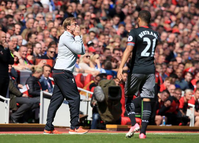 亨利：皇马半年就想换掉阿隆索太荒诞了，在那只会执教还不够（亨利：皇马仅半年就要换阿隆索太离谱，那里光会执教远远不够）