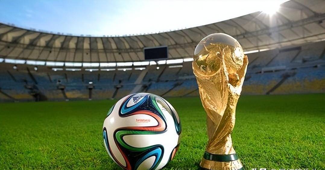 利物浦当地的阿诺德纪念壁画被破坏，记者：工作人员正在修复（利物浦阿诺德纪念壁画遭破坏，记者称修复工作已展开）