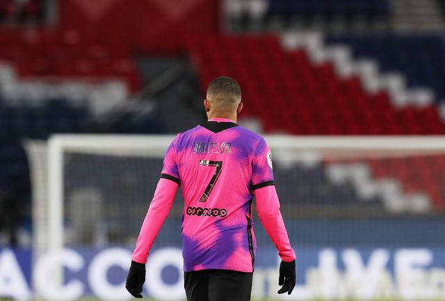 罗马诺：迈尼昂与米兰续约谈判停滞，但他与国米没有任何接触（罗马诺：迈尼昂与米兰续约停摆，与国米并无接触）