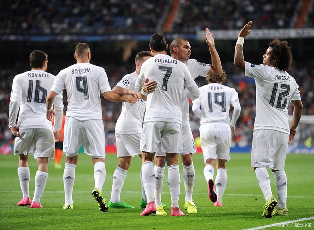 全国第十二届残疾人运动会：辽宁选手刘爽赛艇赛场连夺两金（辽宁选手刘爽在全国第十二届残运会赛艇项目连摘两金）