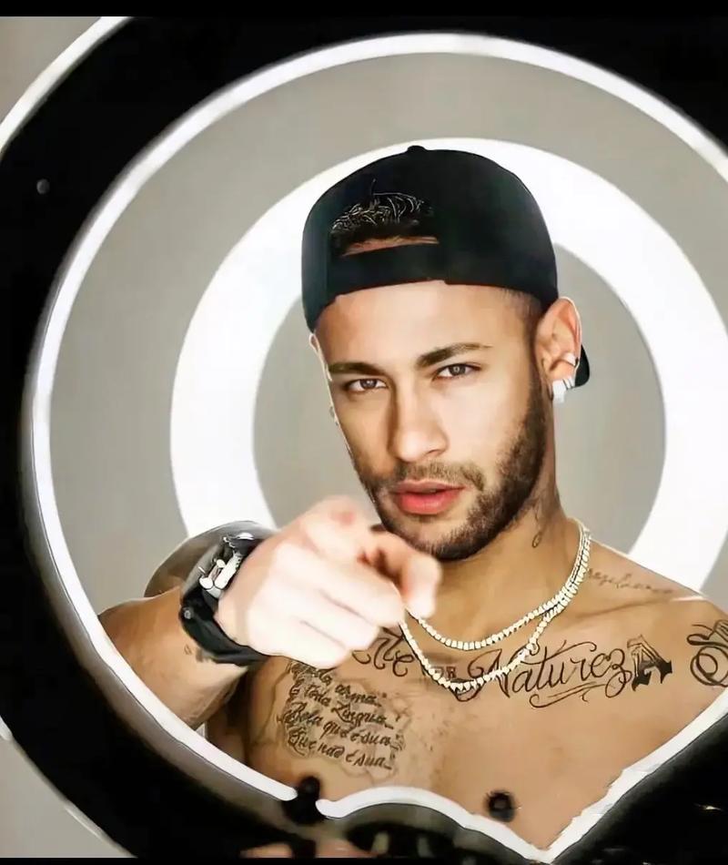 德天空：多特已经为法比奥-席尔瓦备好合同，后者对此表示开放（德天空：多特已为法比奥-席尔瓦准备合约，球员态度开放）