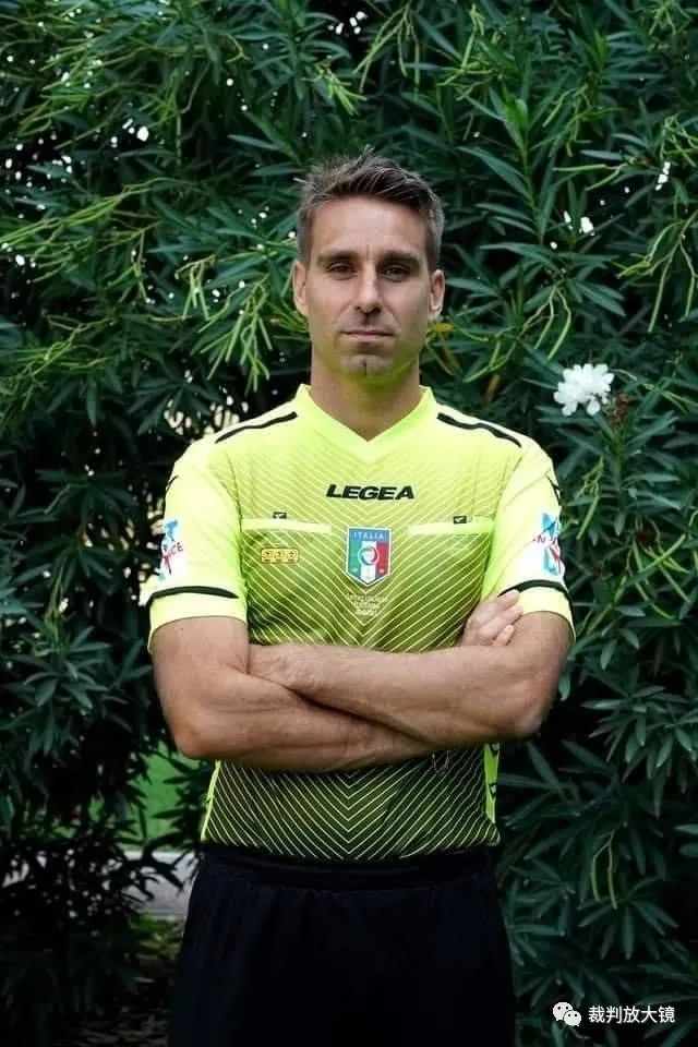 阿斯：西班牙考察帕尔马高中锋马特奥，与阿根廷争夺其代表权（阿斯：西班牙跟踪考察帕尔马高中锋马特奥，与阿根廷角逐其国家队代表权）