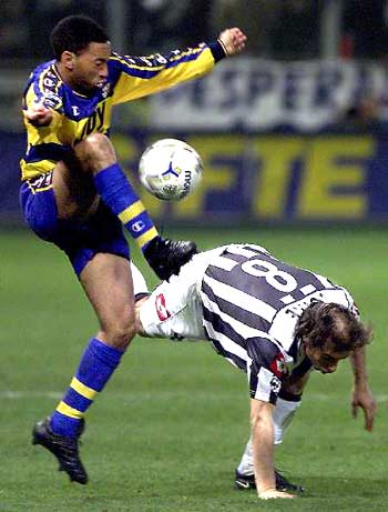 波尔图主帅：踢欧联杯要多进球，想晋级还要再拿5到6分（波尔图主帅：欧联需火力全开，晋级还得再拿5到6分）